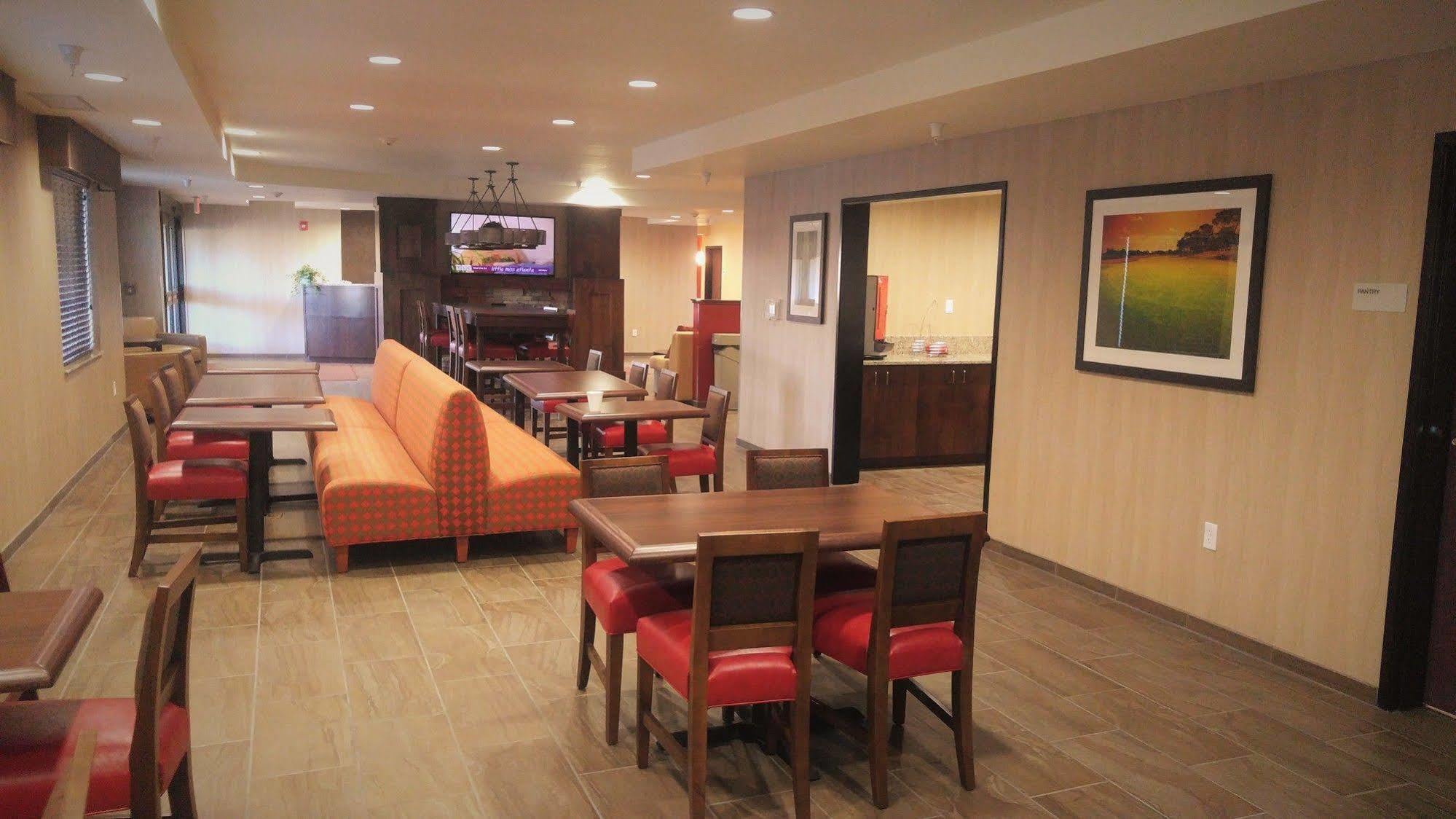 Inn At Hunters Run Watford City Dış mekan fotoğraf